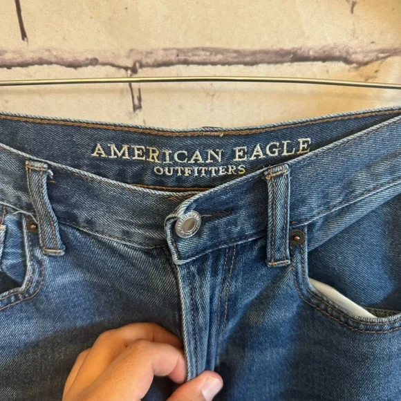American Eagle Mom Jeans SZ 4 - Picture 4 of 4